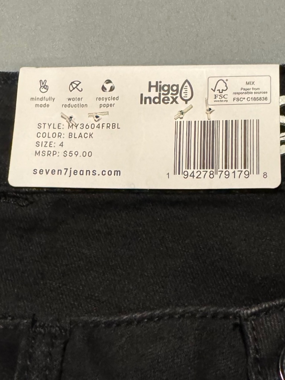 SEVEN7 Relaxed Bermuda Mid Rise Shorts - Size 4 - Picture 4 of 6